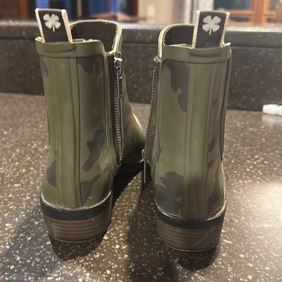 Lucky Brand Camo Print Basel H2O Chelsea Rain Boots Size 9 - Picture 2 of 5